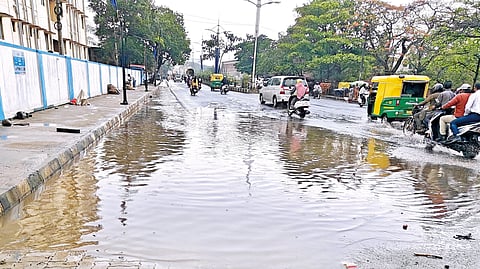 unseasonal rain in city