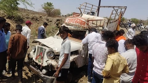 Kada to Devinimgaon road Accident