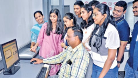 kolhapur-tops-division-in-hsc-results-again