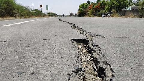 6 inch road cracks Kej Kalamb Road