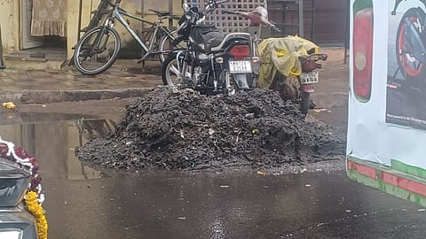 Pune Municipal Corporation News : ‘ड्रेनेजची घाण उघड्यावर टाकणाऱ्या ठेकेदारांची बिले काढू नका’