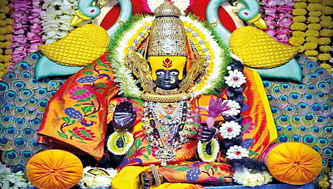 Half a million devotees at the feet of Ambabai