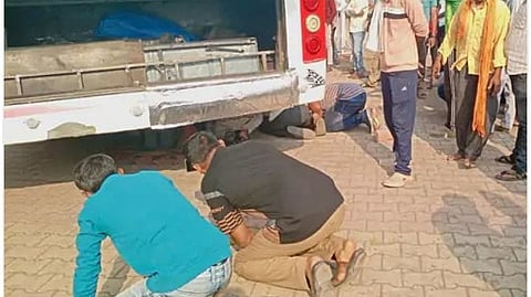 Bus tyre burst Hingoli