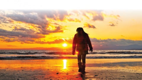 health-benefits-of-walking-during-sunset