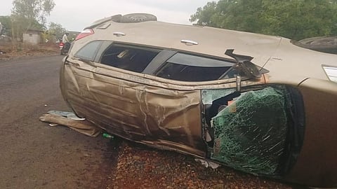 Ambajogai Adas Road Car Accident