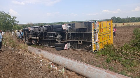 Container Hits Vehicles in Kage