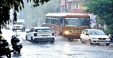 heavy-pre-monsoon-rain-lashes-city