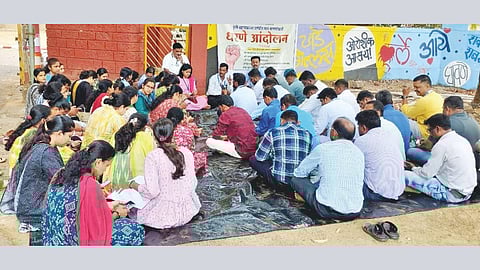 Agricultural Assistants protest