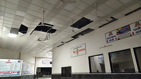Chimur Bus Station Ceiling Collapse in Storm