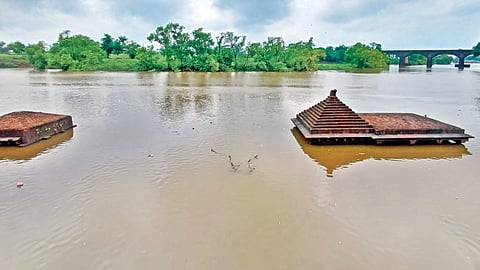 heavy-rainfall-in-kolhapur-on-sunday-evening