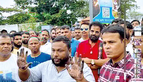 Taxi drivers protest at police station in goa