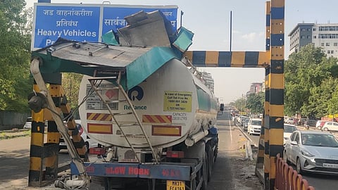Petrol Tanker Stuck in Nagpur