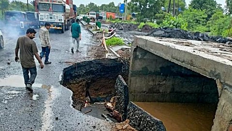 Road damage monsoon palghar