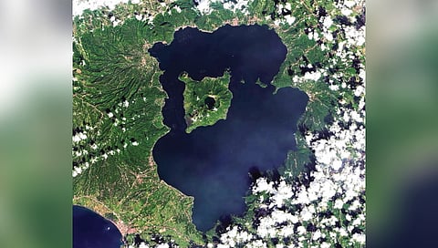 tal-sarovar-lake-on-island-in-a-lake