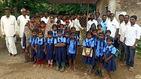 Villagers Lock School Hingoli