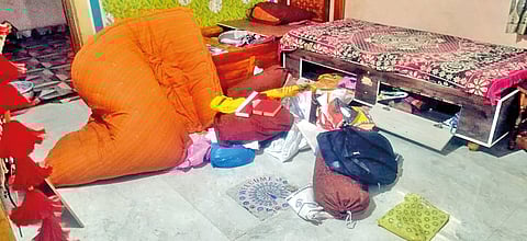 burglary-in-malwadi-kagal-11-tola-gold-cash-stolen