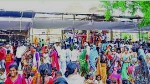 Narsi Namdev : संत नामदेवांच्या दर्शनासाठी भाविकांची मांदियाळी