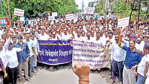 thousands-of-teachers-and-staff-protest-unjust-education-policies