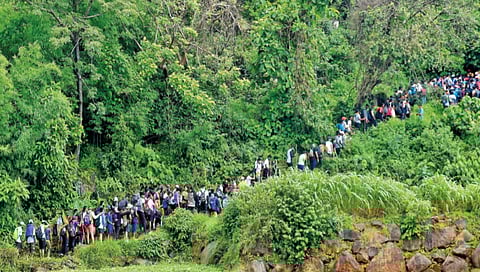 panhala-pavankhind-trek-huge-crowd