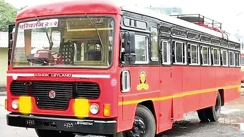 Senior Citizen Stops ST Bus