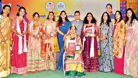 Celebration of 19th anniversary of 'Kasturi'