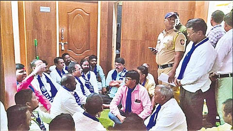 rpi-athawale-gavai-faction-protest-at-bhogawati-college