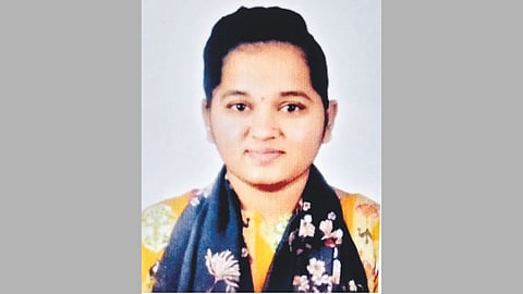 Girl jumps into river |