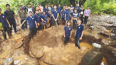 Shiv-era plaster wall found Raigad