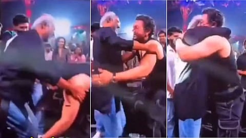 Aamir Khan touches Rajinikanth feet