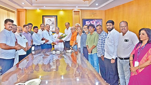 asama-honors-dr-pratapsingh-jadhav-for-circuit-bench-approval