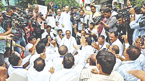 Harshvardhan Sapkal On Devendra Fadanvis