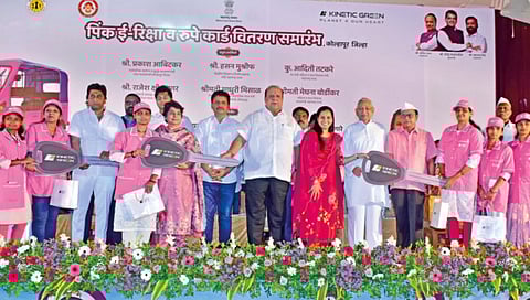 minister-aditi-tatkare-to-distribute-pink-e-rickshaws-to-10000-women
