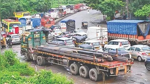 woman-dies-in-ambulance-stuck-in-traffic-jam