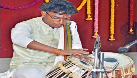 Govind Gawde sets record by playing tabla for 8 hours and 25 minutes