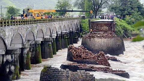 Dadli bridge dispute Raigad