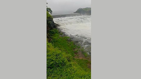 Vandri dam overflow