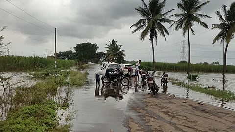 Akivat Kurundwad road closure