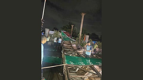 Direction board collapse