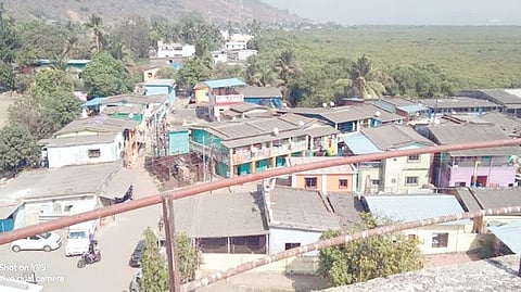 Sheva Koliwada : शेवा कोळीवाड्याच्या पुनर्वसनाचा प्रस्ताव केंद्राकडे धूळखात