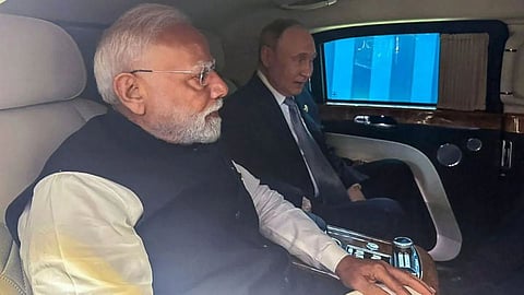 Modi-Putin Car ride : 10 मिनिटे थांबतो, पण मोदींबरोबरच गाडीतून जाणार..! पुतीन यांचा भारतीय पंतप्रधानांसोबत मैत्रीचा प्रवास