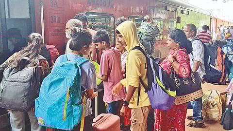 Ganesh Devotees Return Journey
