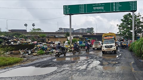 Highway potholes Palghar Sinnar