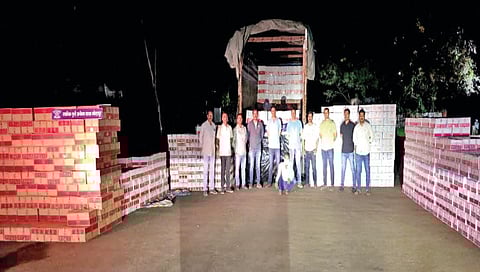 kolhapur-police-seize-one-crore-illegal-goa-liquor