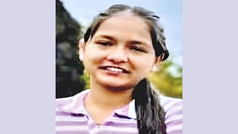 Diksha Missing Gold Chain