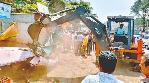Sangli News: महापालिकेच्या अतिक्रमण हटाव मोहिमेला धार