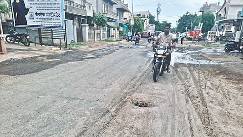 Solapur News: आयुक्तांनी जुळे सोलापुरात फेरफटका मारावा; नागरिकांची अपेक्षा