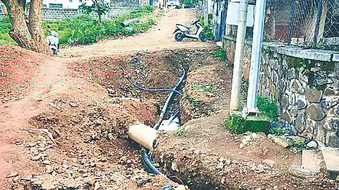 Satara News: विलासपूरमधील खड्डा देतोय अपघाताला निमंत्रण