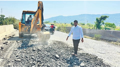 Raigad Yuva Sena Protest