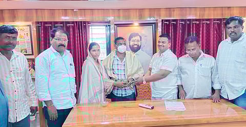 Woman Donates Kidney to Husband: आधुनिक सावित्रीने स्वतःची किडनी देऊन पतीला दिले जीवदान