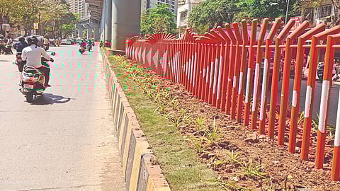 Kandivali road divider